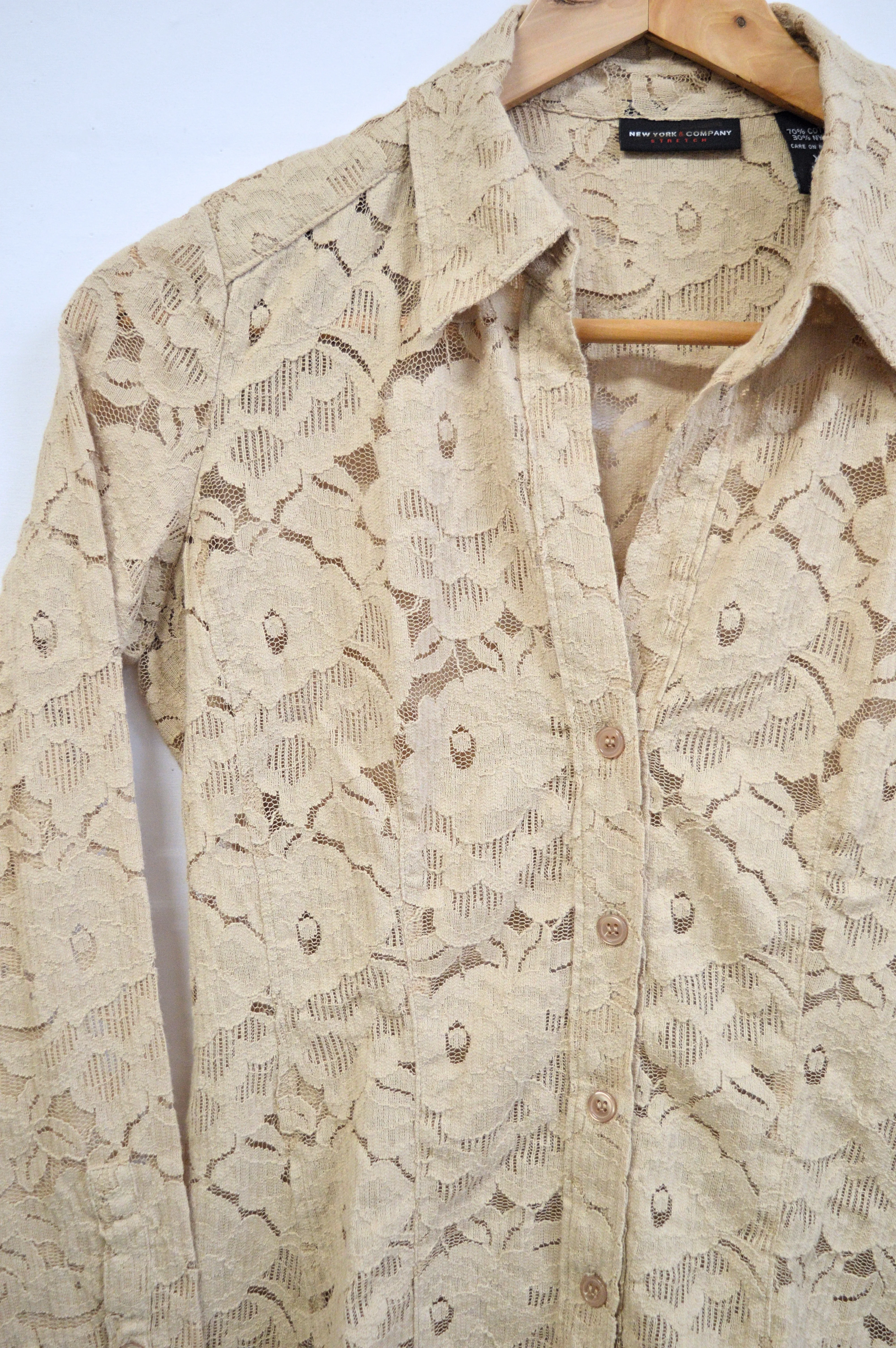 New York and Company Beige Lace Collared Button Up Blouse | XS